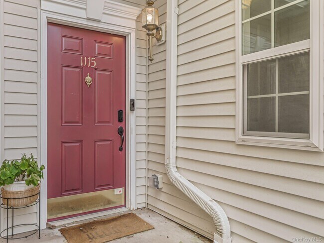 Building Photo - 1115 Balsam Dr