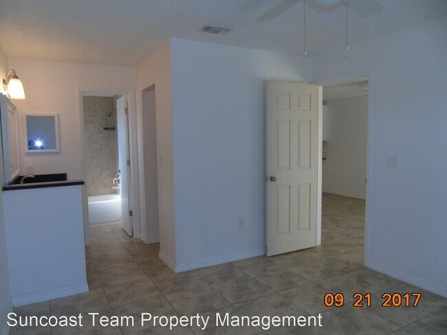 Building Photo - 2 br, 2 bath House - 11255-A Pendleton Ave