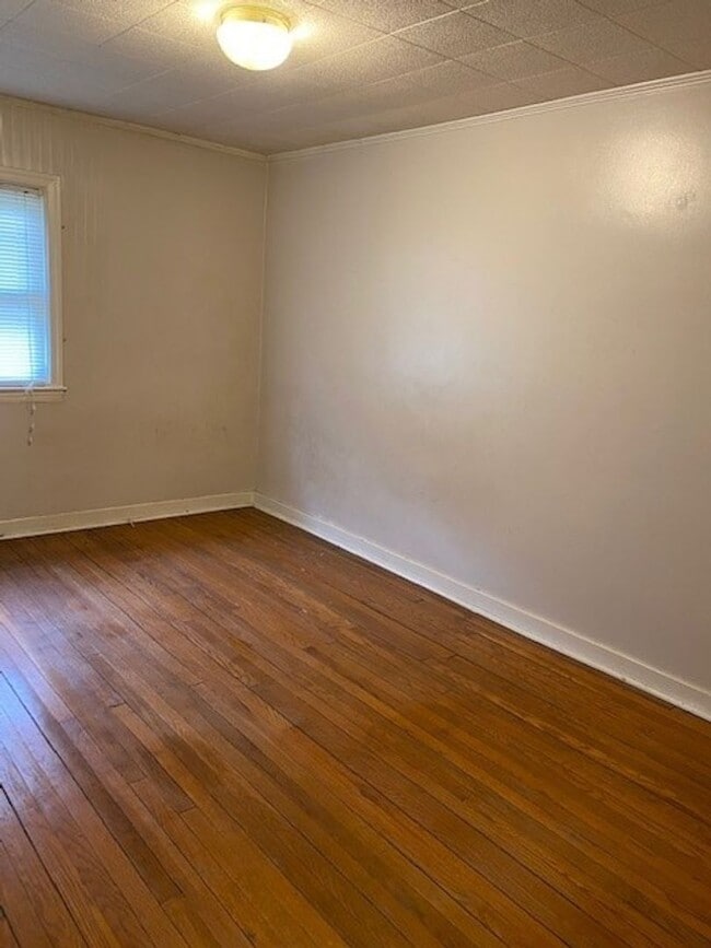 Building Photo - 2302 Kensington St