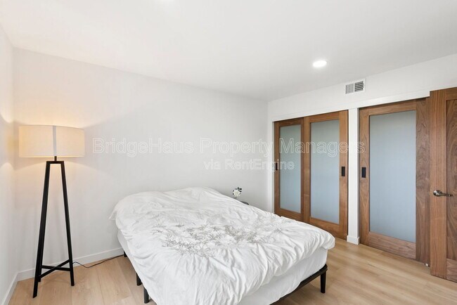 Building Photo - 2143 Caminito San Martin