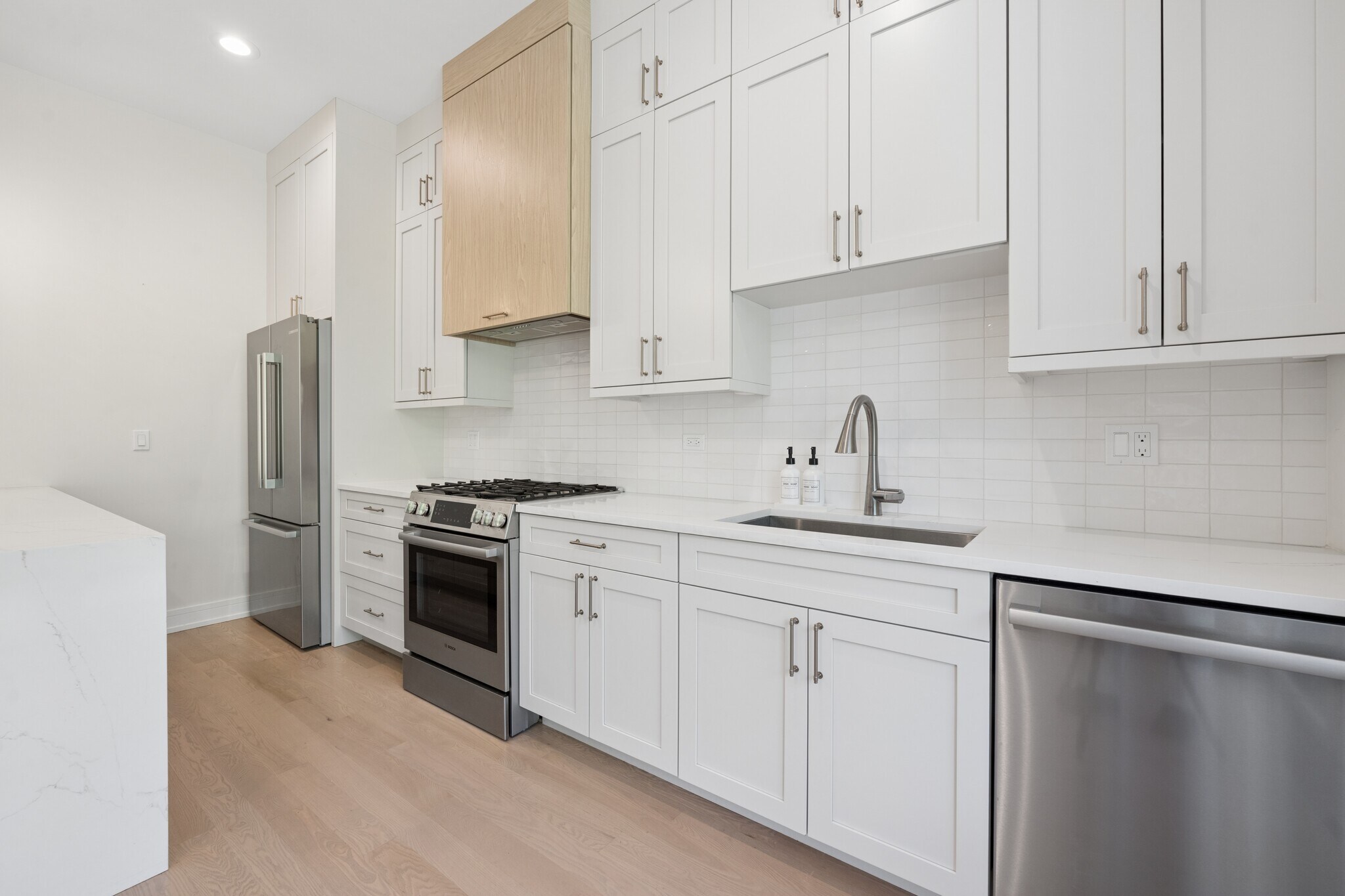 Building Photo - 4939 N Damen Ave