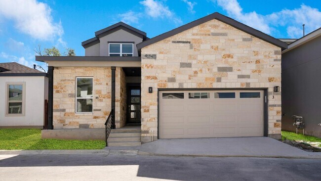 Building Photo - 11158 Vance Jackson Rd