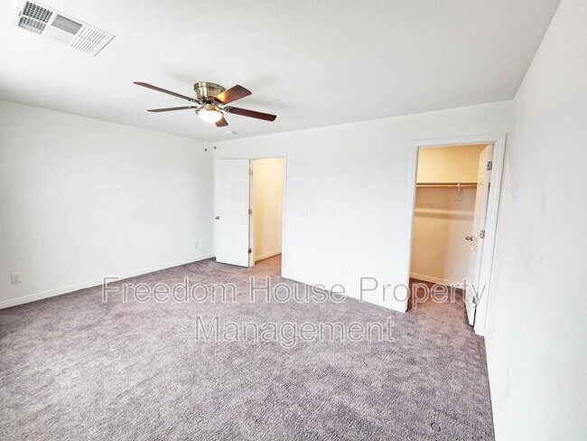 Building Photo - 3821 E Weld Ave