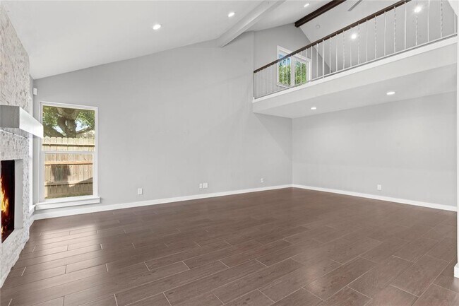 Building Photo - 22435 Elsinore Dr