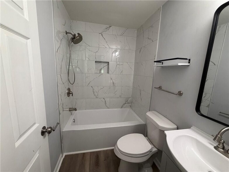 Building Photo - 571 Eva Kennedy Rd