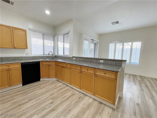 Building Photo - 7732 Crenshaw Way
