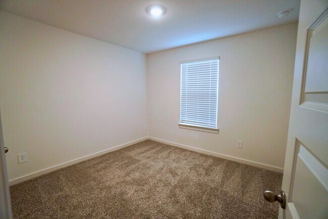 Building Photo - 2824 Lisburn Ter Ln