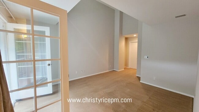 Building Photo - 9205 NE 128th Ln