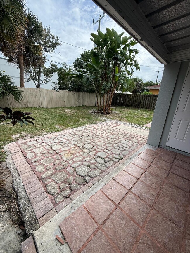 Building Photo - 3612 Elizabeth St