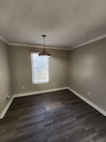 Building Photo - 330 Bubble Creek Ct