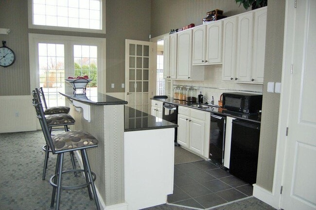 Building Photo - 5660 Caledonia Dr