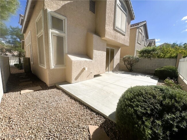 Building Photo - 2183 Polynesia Cir