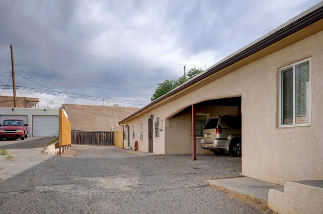 Building Photo - 1616 Coal Ave SE