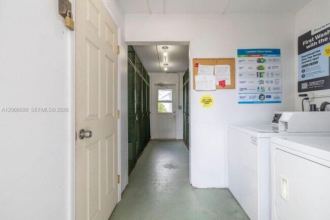 Building Photo - 1166 6th Ave