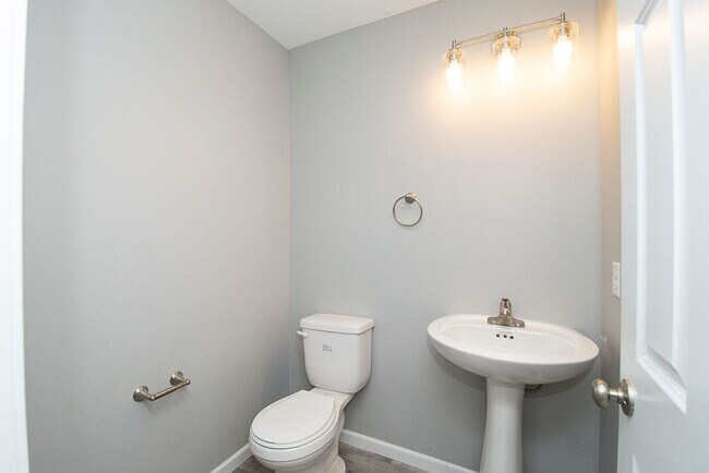 Building Photo - 3822 Scorpio Dr SE