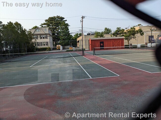 Building Photo - 28 9th St