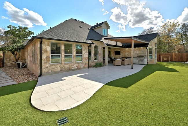 Building Photo - 131 Eaton Ln