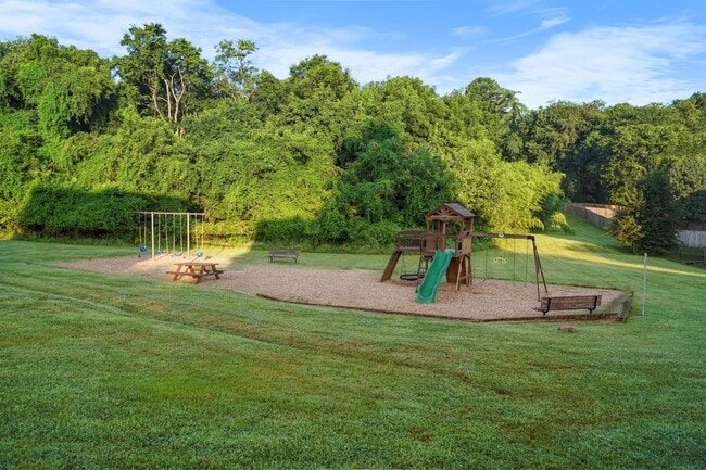 Building Photo - 114 Waters Edge Ln