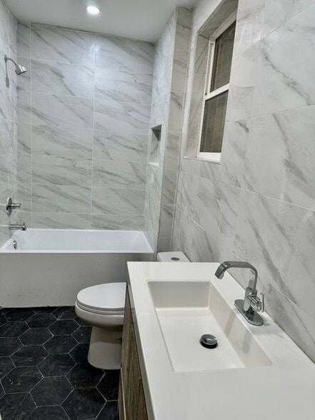 Building Photo - 328 High St