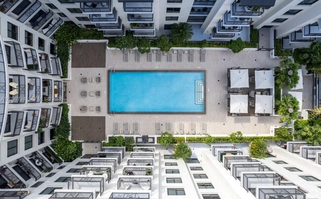 Building Photo - 301 Altara Ave