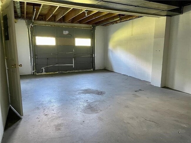 Building Photo - 1349 Connellsville St