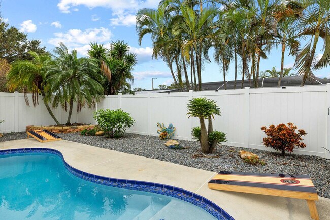 Building Photo - 6398 Woodland Blvd