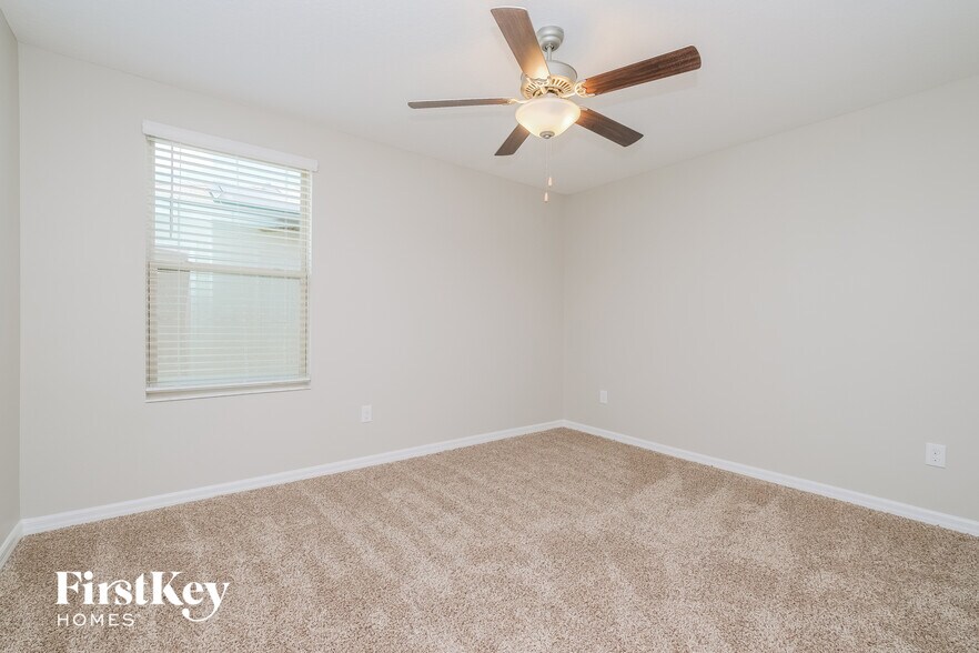 Building Photo - 7410 Pearly Everlasting Ave