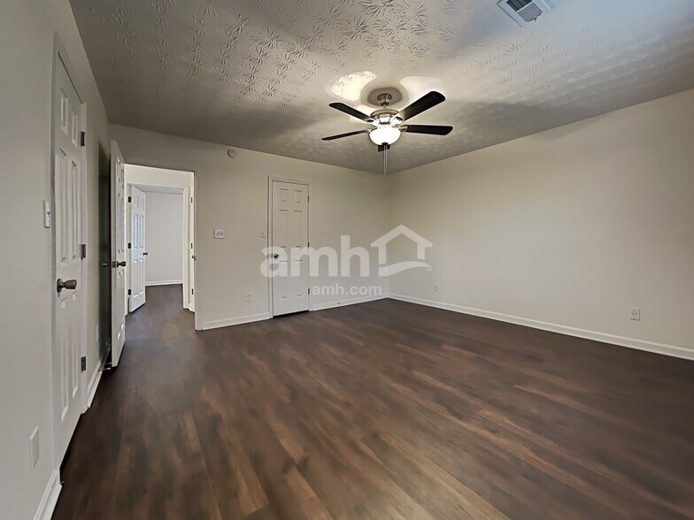 Building Photo - 4801 Katia Ln