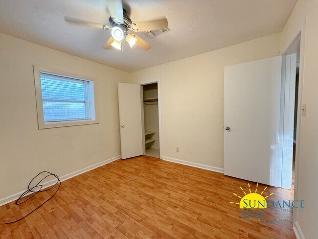 Building Photo - Charming 4-Bedroom Home in Fantastic Neigh...