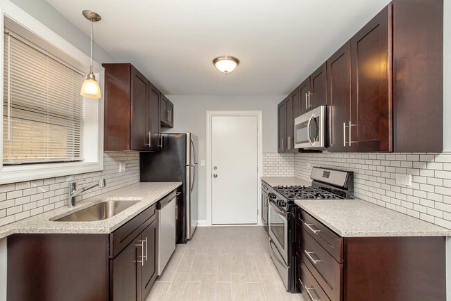 Building Photo - 6801 N Ridge Blvd