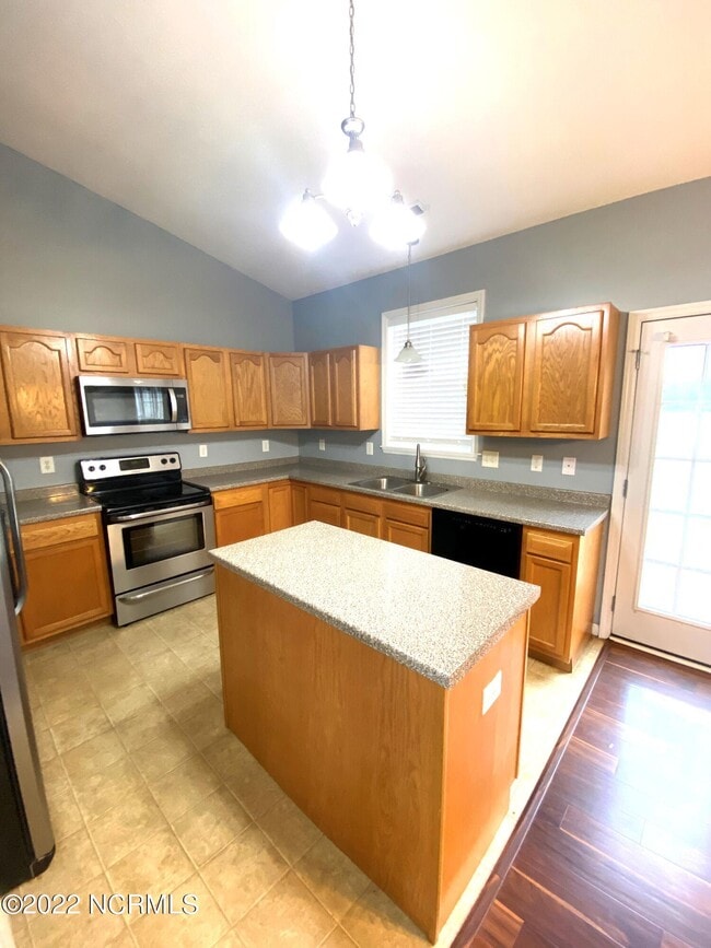 Building Photo - 125 Hardin Dr