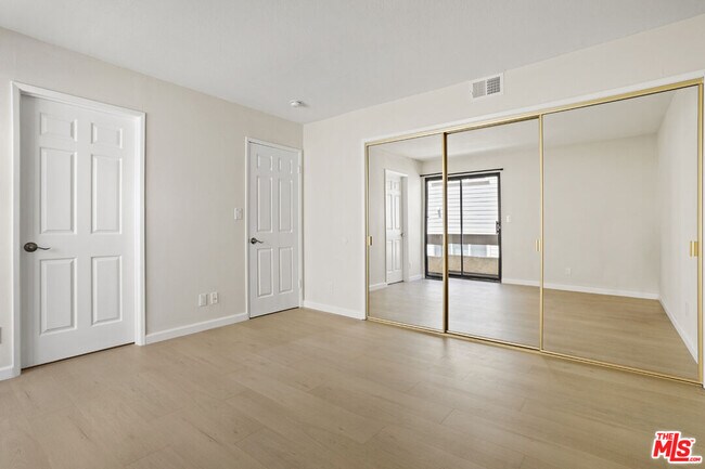 Building Photo - 1825 Westholme Ave