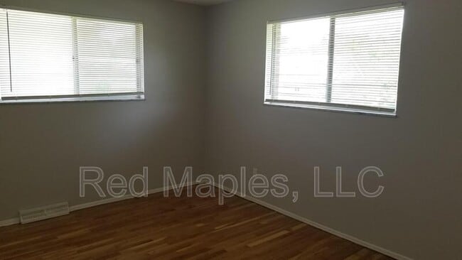 Building Photo - 4050 Esseldale Dr