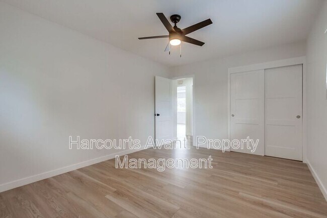 Building Photo - 523 S Barnwell St
