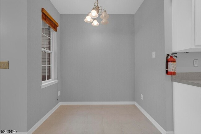 Building Photo - 59 Taft Ln