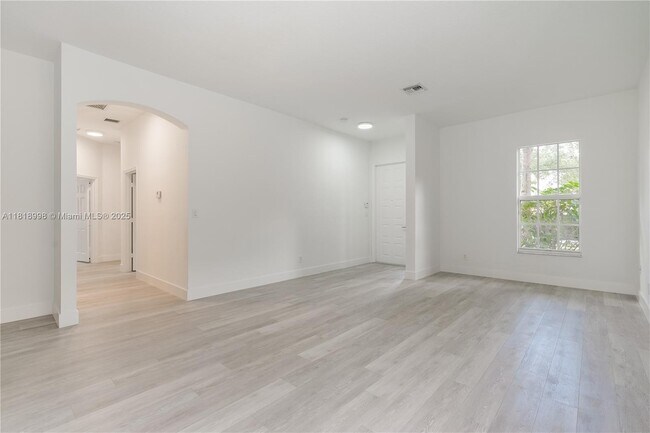Building Photo - 4413 W Whitewater Ave