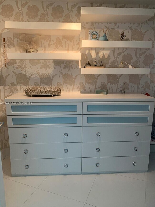 Building Photo - 1 N Ocean Blvd