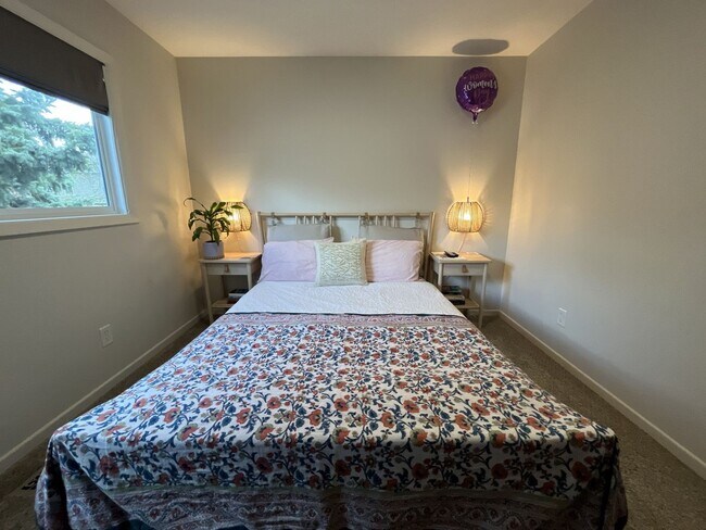 Building Photo - Comfortable Living in Bethany with Two Separate Units, Expansive 0.45-Acre Lot & Versatile Detach...