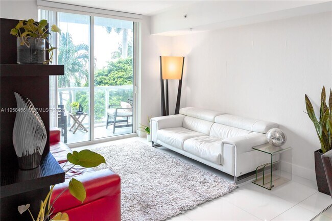 Building Photo - 253 NE 2nd St