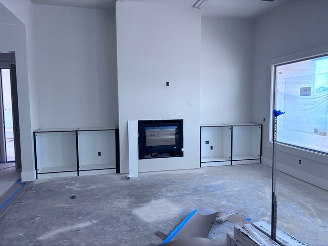 Building Photo - Brand New 3 bed plus office/2.5 bath in beautiful Coral Canyon!