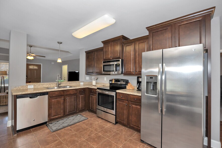 Building Photo - 314 Harbor Glen Dr SW