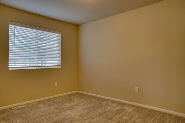 Building Photo - Covington 4 Bedroom on Easthilll