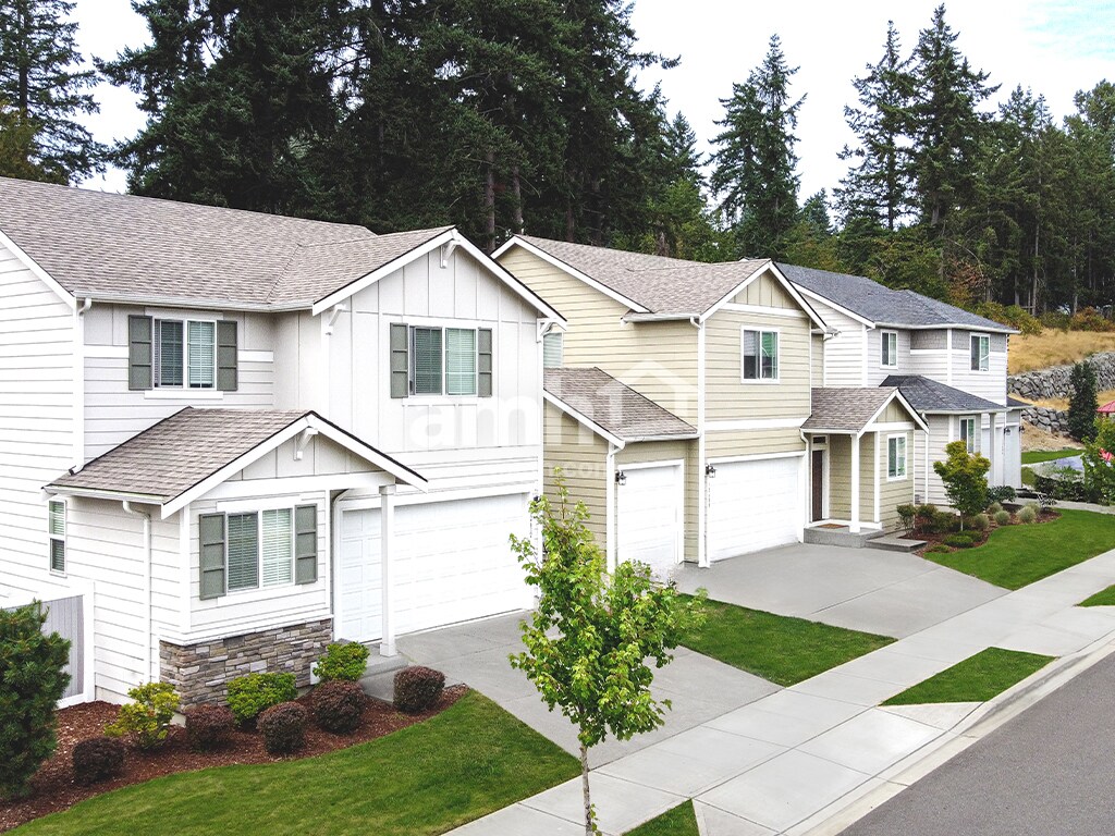 Building Photo - 12433 83rd Ave E