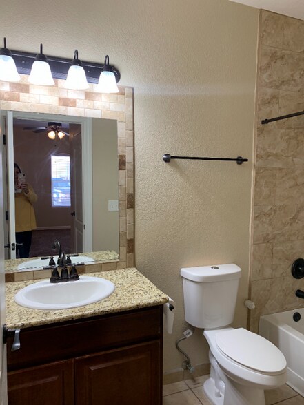 Building Photo - 6325 Reynolds Dr