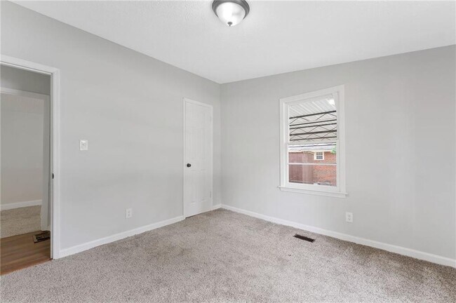 Building Photo - 119 McBee St