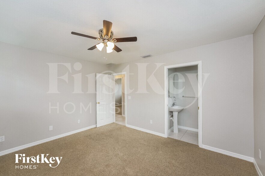 Building Photo - 21426 Glendale Ave