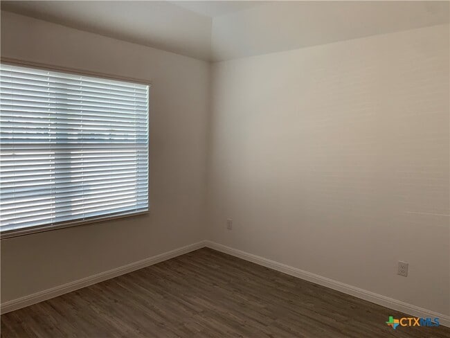 Building Photo - 458 Fairy Duster Dr