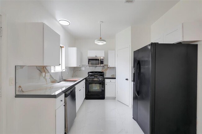 Building Photo - 21459 Park Timbers Ln