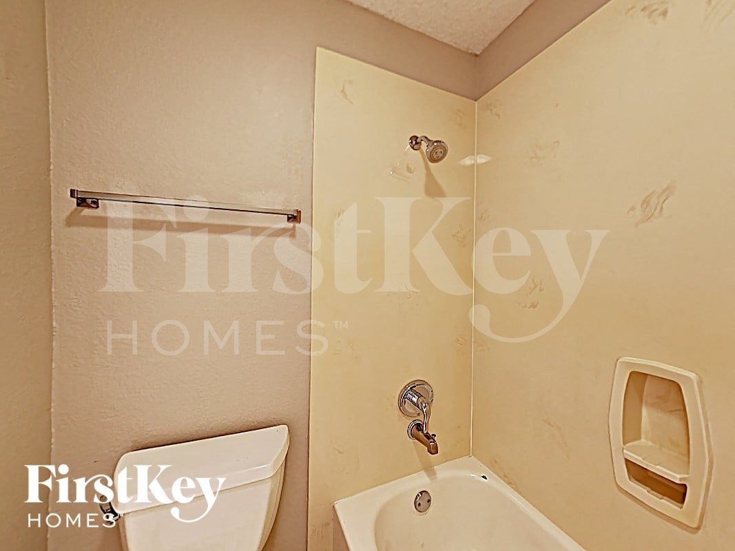 Building Photo - 6001 Ponderosa Trail Ct
