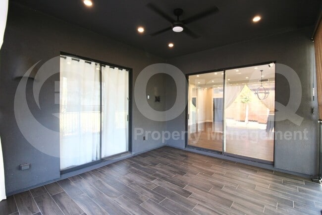 Building Photo - 6022 E Carriage Dr